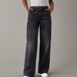 AE Super High-Waisted Baggy
Wide-Leg Cargo Jean